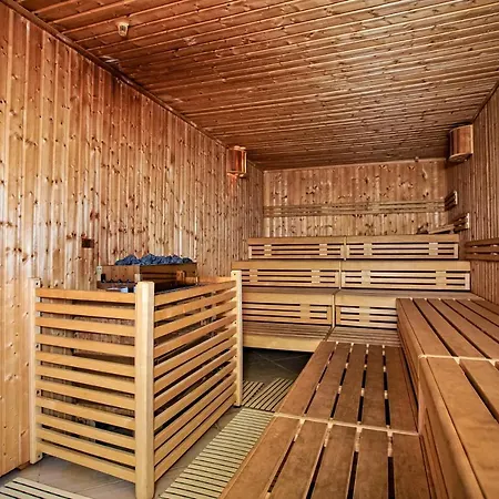 Hotel Karolinka 2*